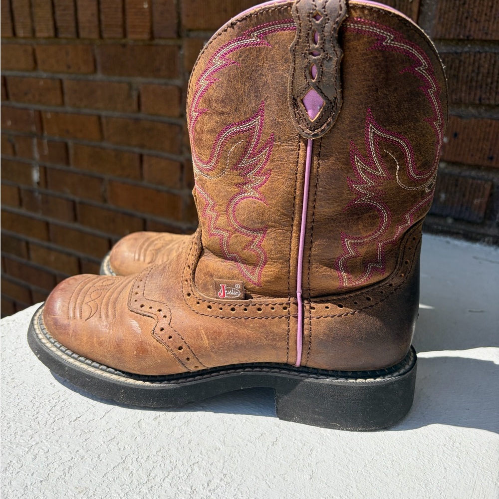 Justin Boots Brown Leather Western Boots with Pink Stitching
